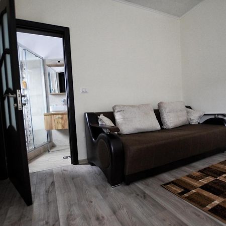 Flori'S Apartment ブラショフ エクステリア 写真